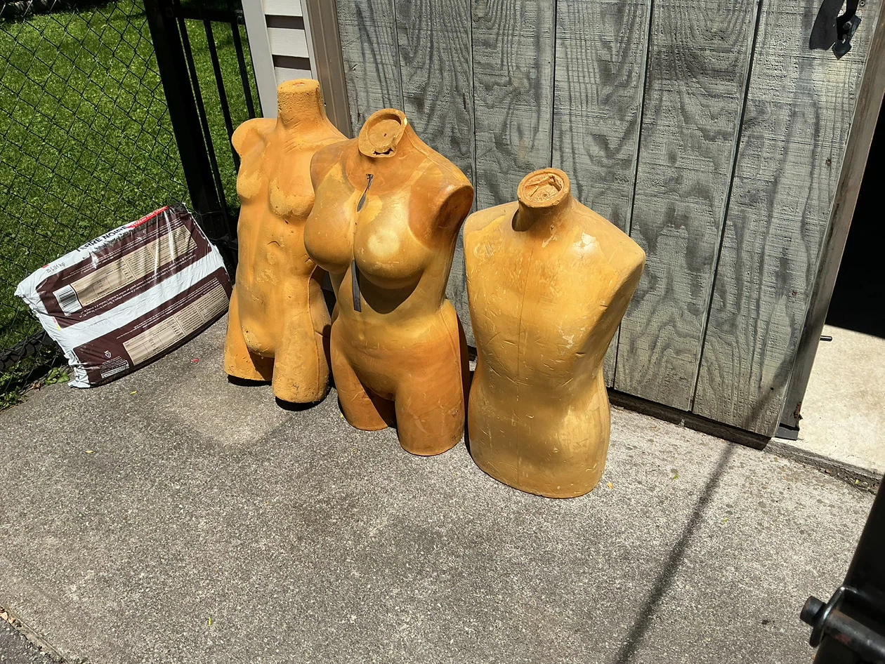 Set of 3 Vintage Mannequin Torso Forms ! - photo 2