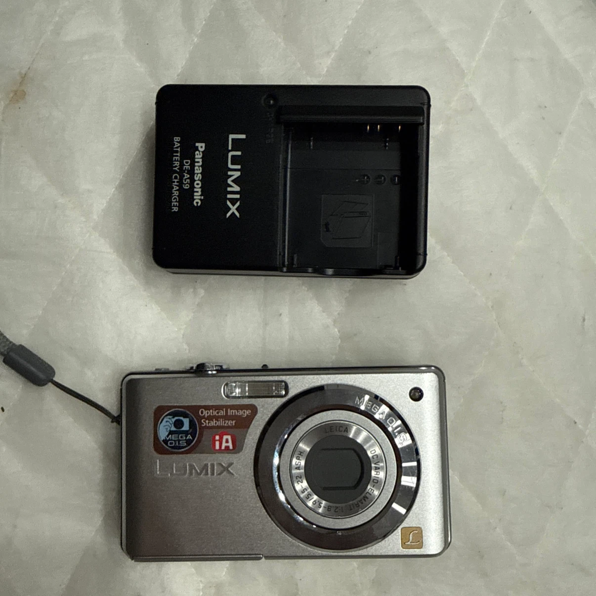 Panasonic Lumix DMC-FS6 Digital Camera