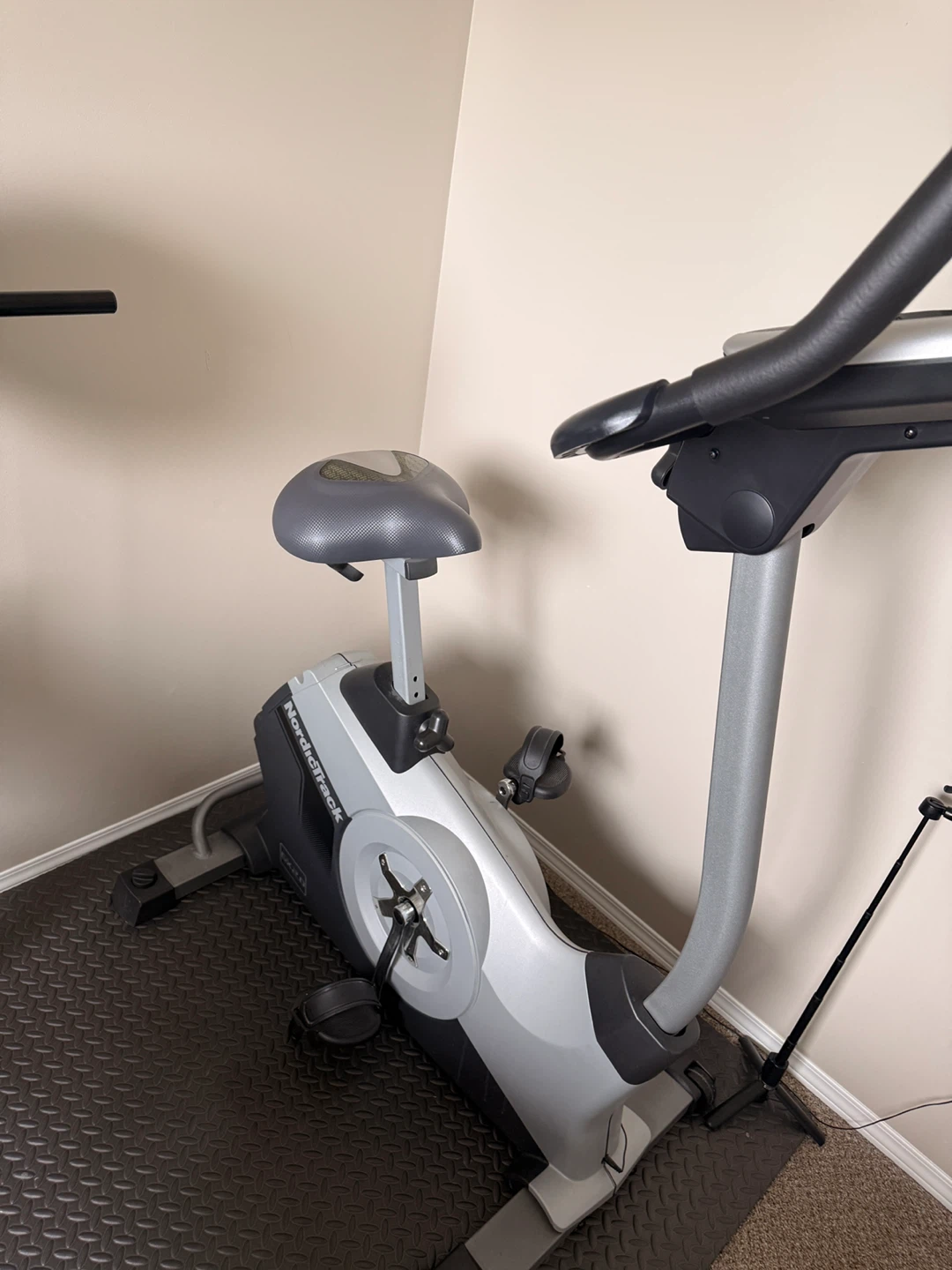 Home Gym Set – Weight Bench + Exercise Bike - photo 2