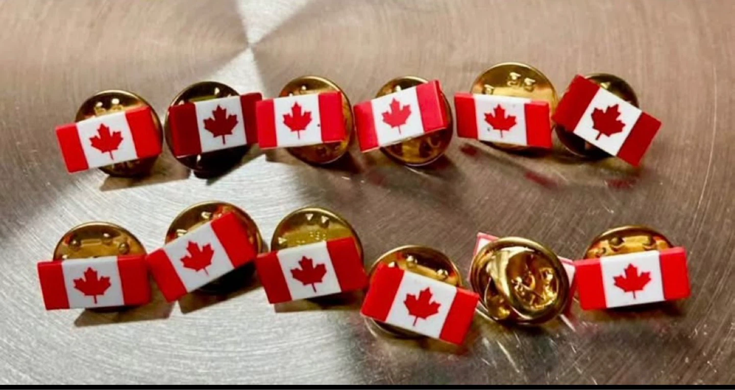 Canada Flag Pins - photo 2