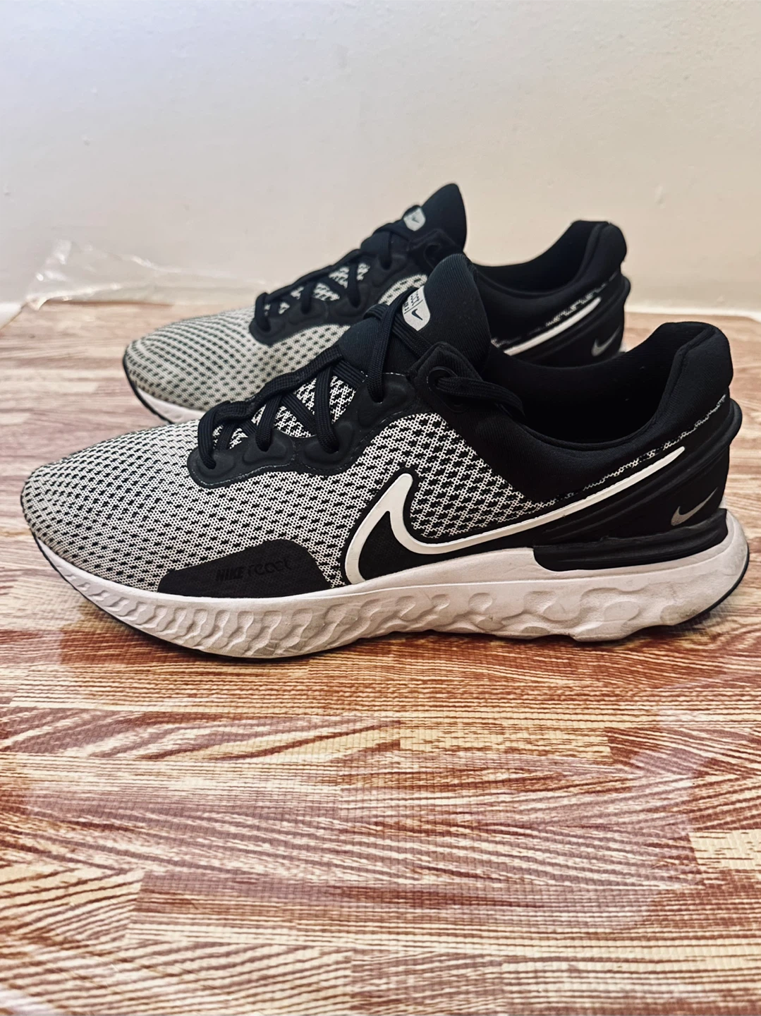 Nike RN 3 Running Shoes - Size 9 - photo 4