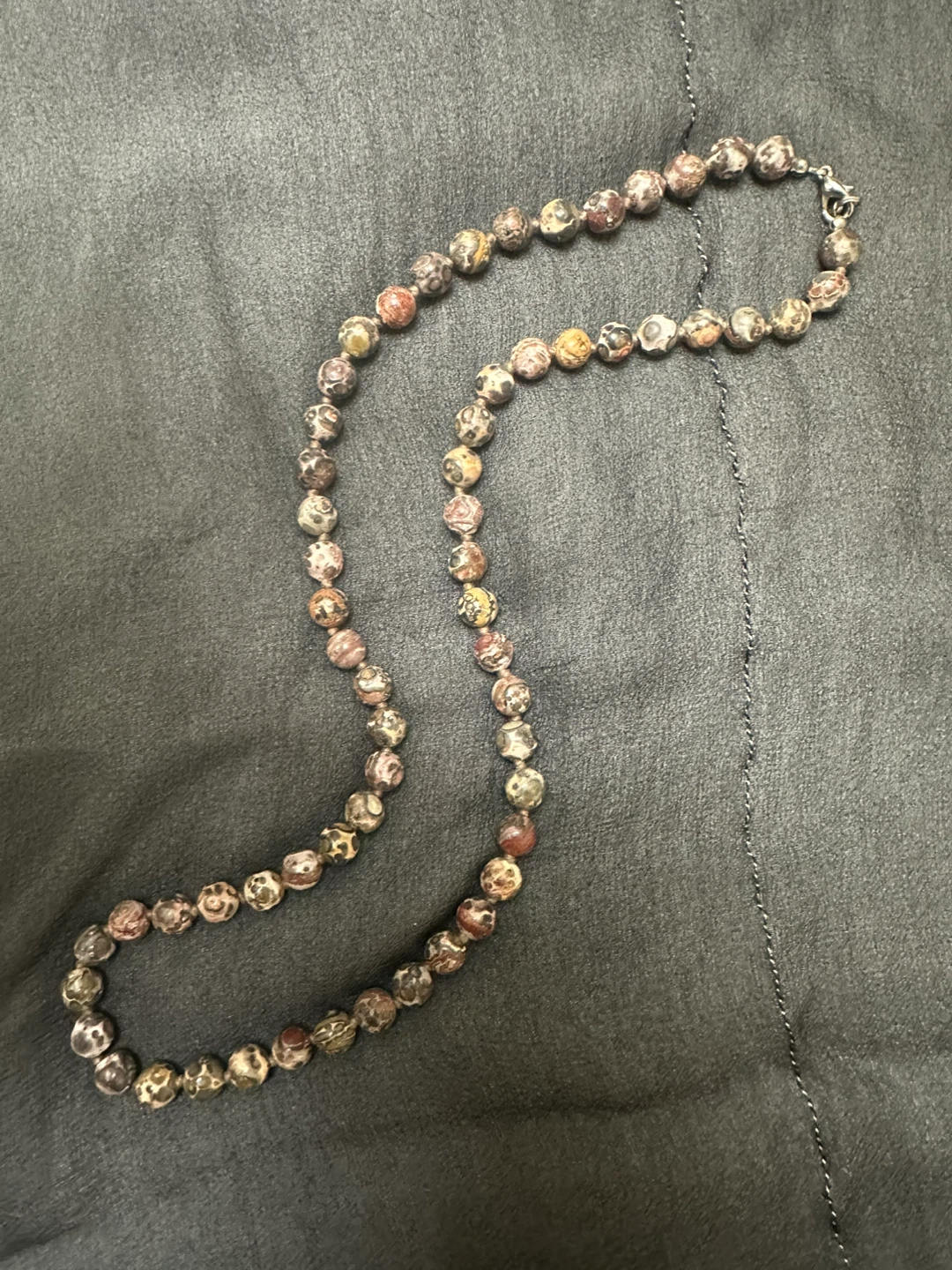 Vintage 24" Hand-Knotted Leopard Skin Jasper Bead Necklace - photo 5