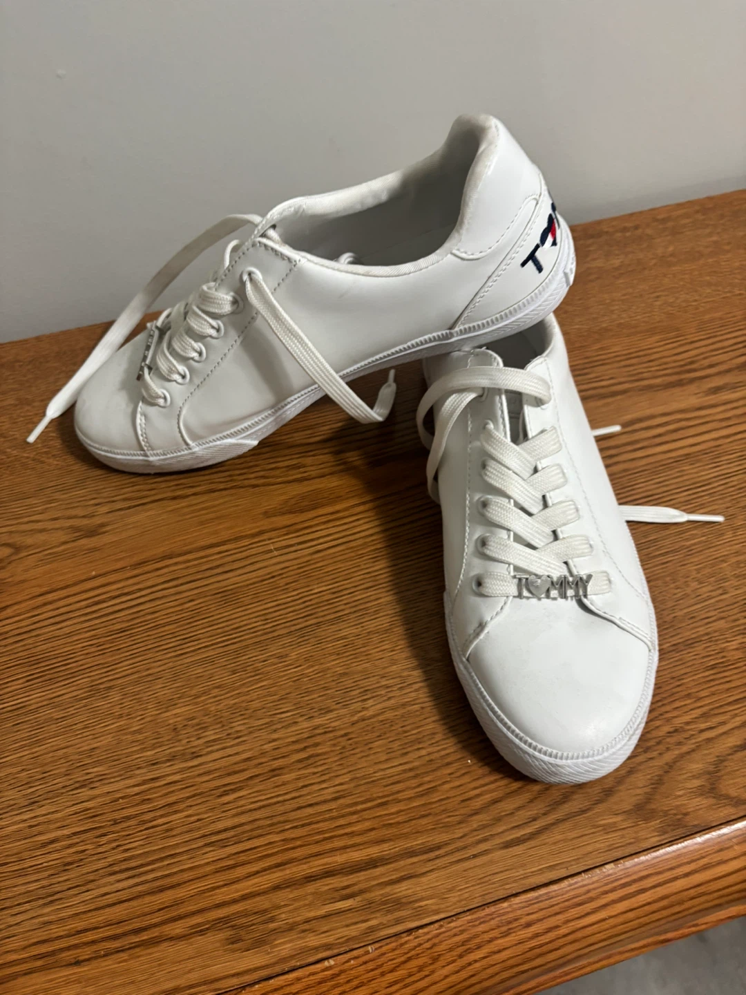 Tommy Hilfiger White Sneakers Size 8 - photo 3