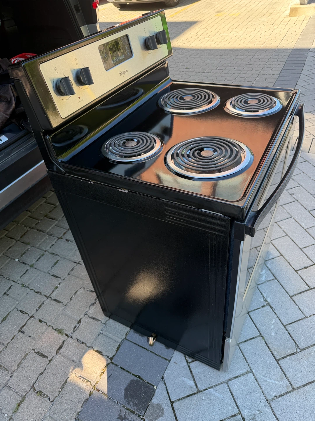 Whirlpool Electric Stove with Oven - photo 3