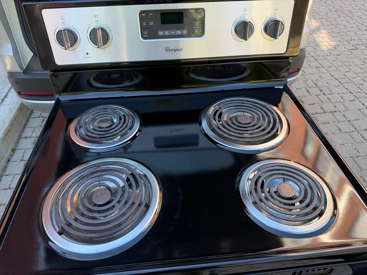 Whirlpool Electric Stove with Oven - photo 4