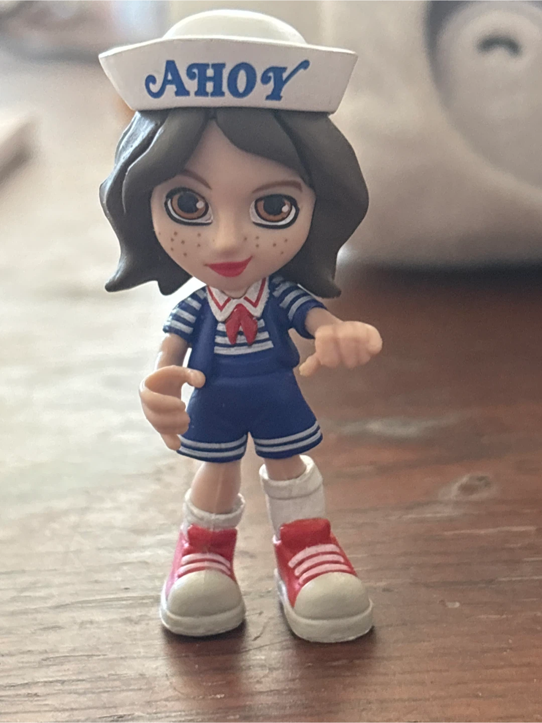 Stranger Things "Scoops Ahoy" Robin Buckley Mini Figure
