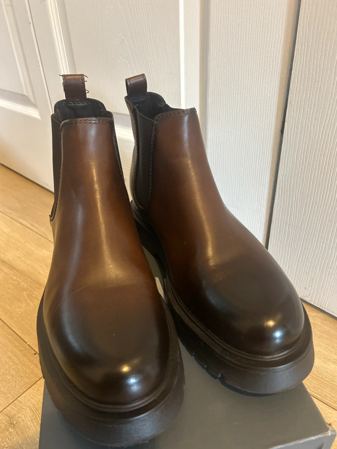 Zara Brown Leather Chelsea Boots