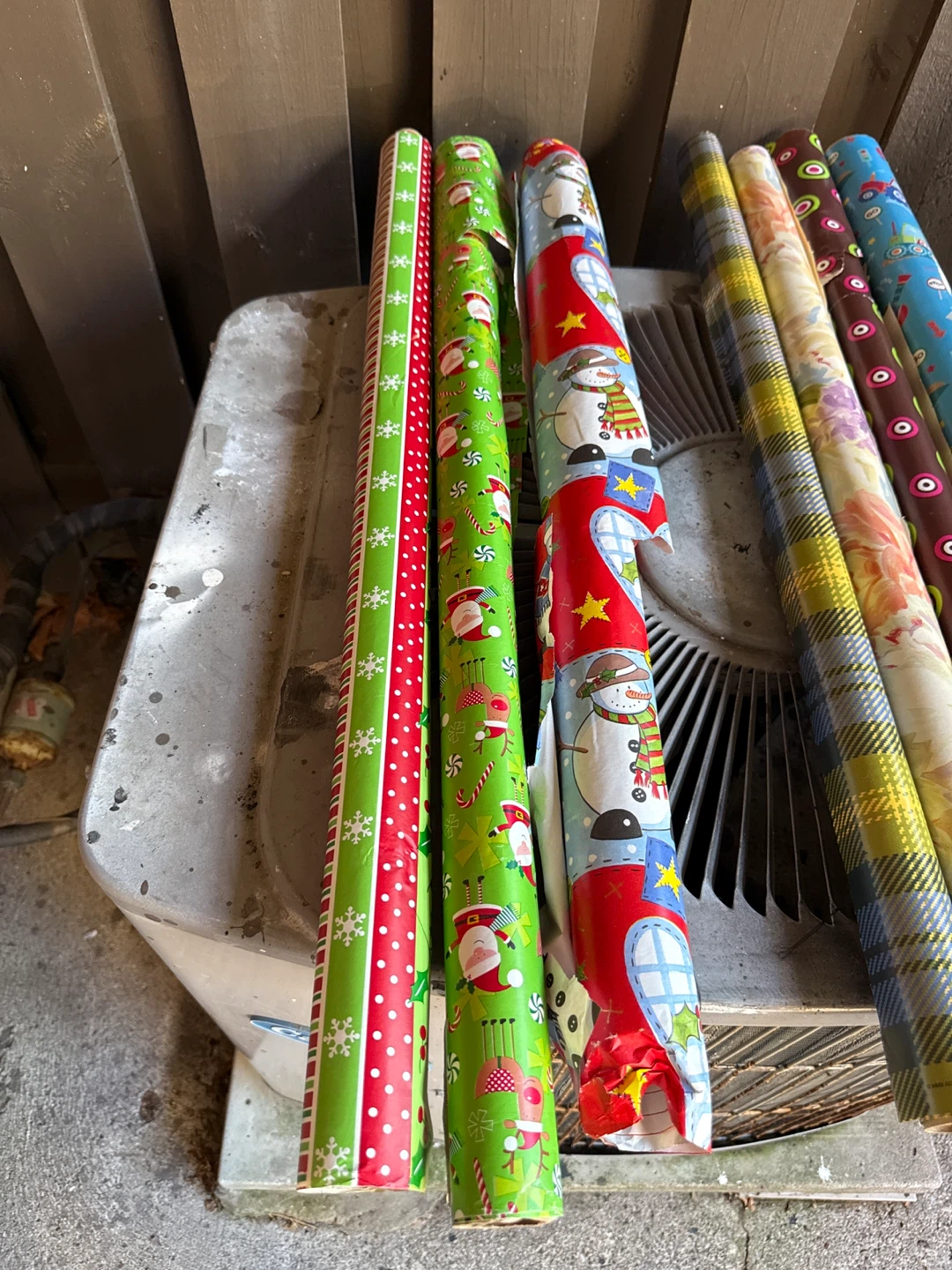 Assorted Rolls of Wrapping Paper - photo 3