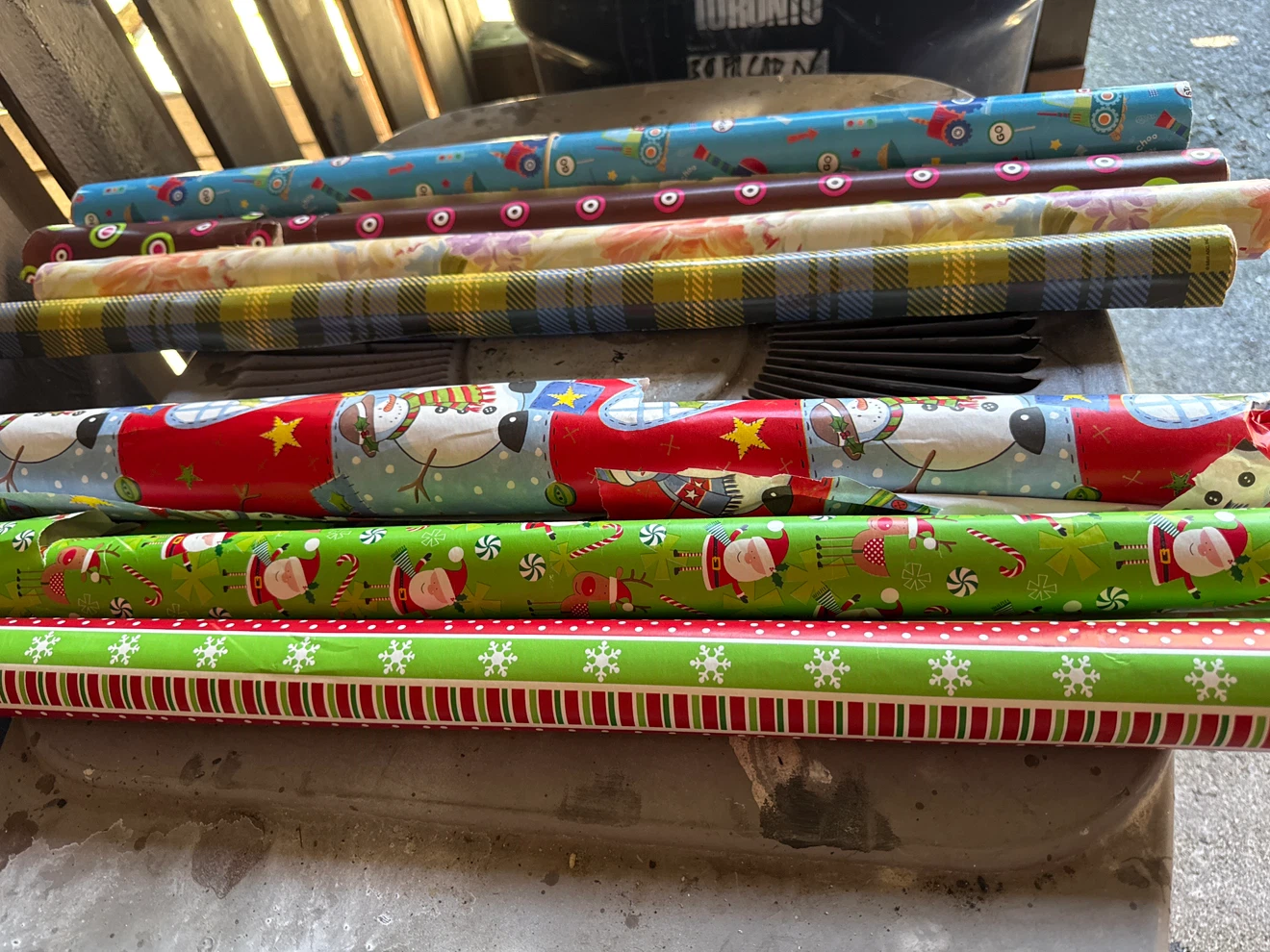 Assorted Rolls of Wrapping Paper - photo 4