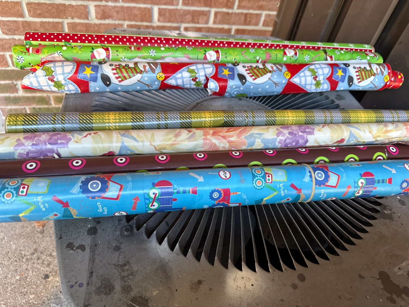 Assorted Rolls of Wrapping Paper - photo 5