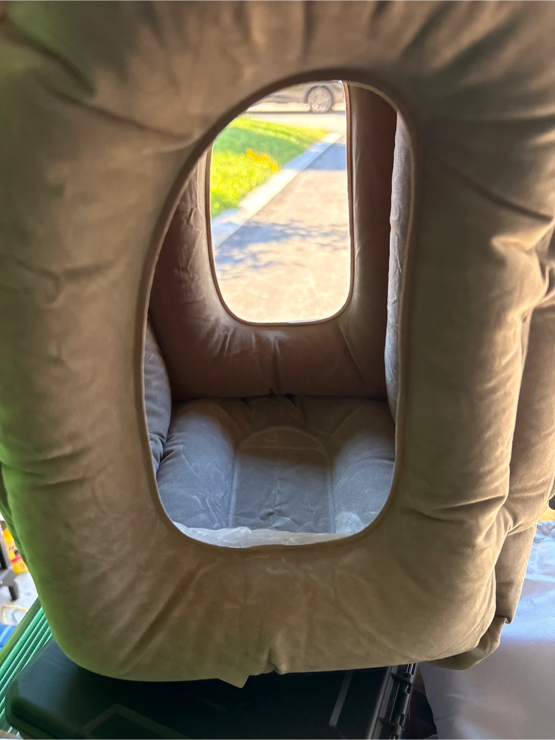 Inflatable Neck Pillow - photo 3