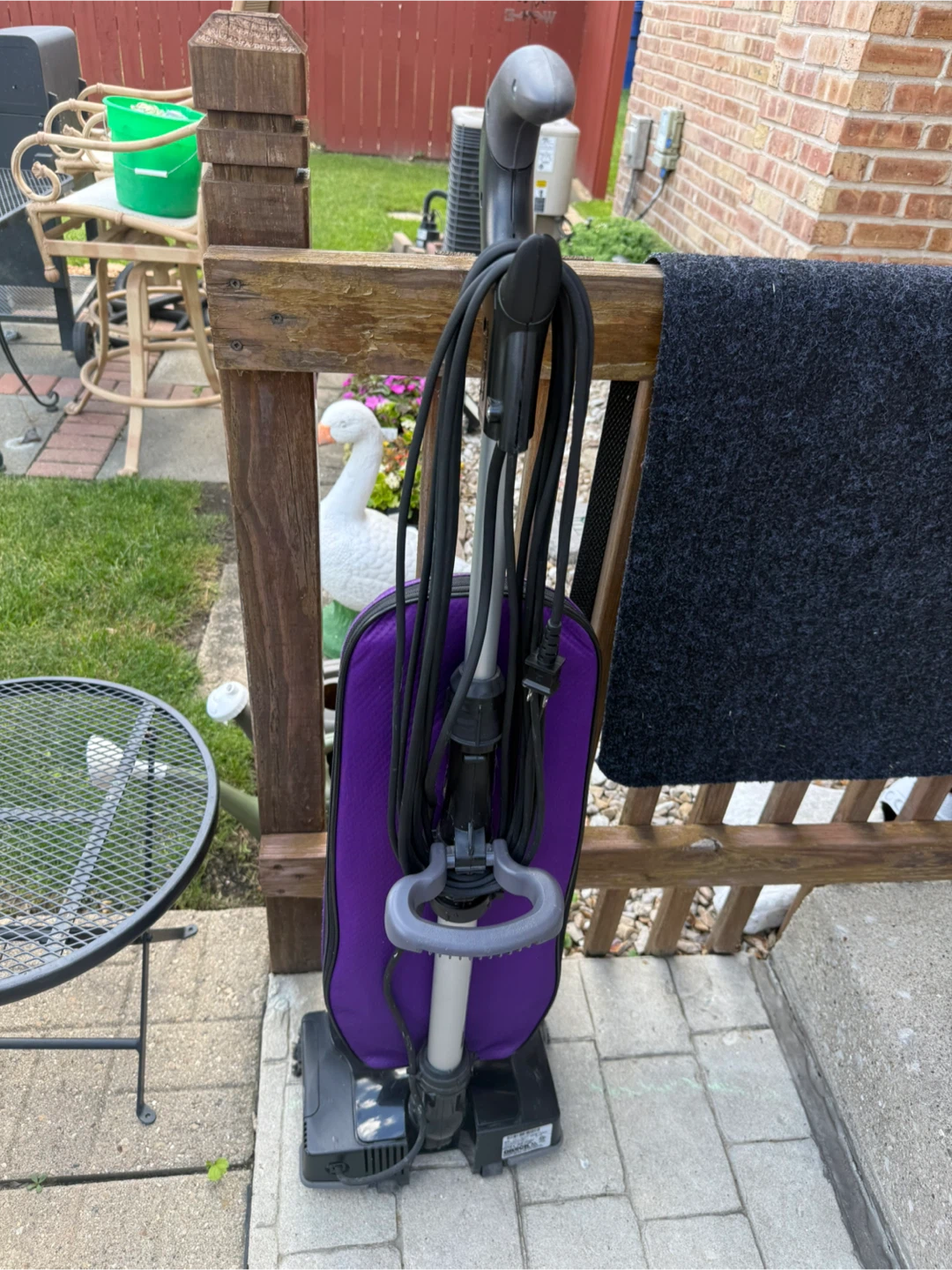Oreck Axis Upright Vacuum Cleaner - photo 3