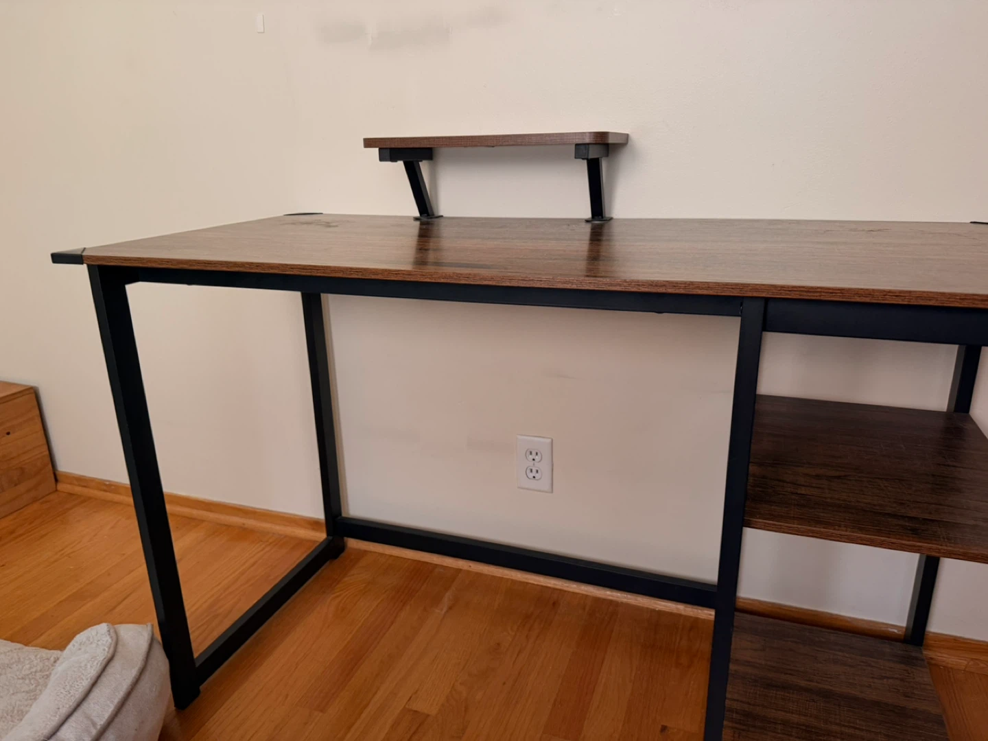 FREE WORK DESK