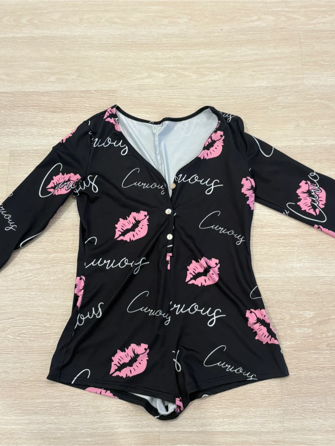Black Kiss Print Romper