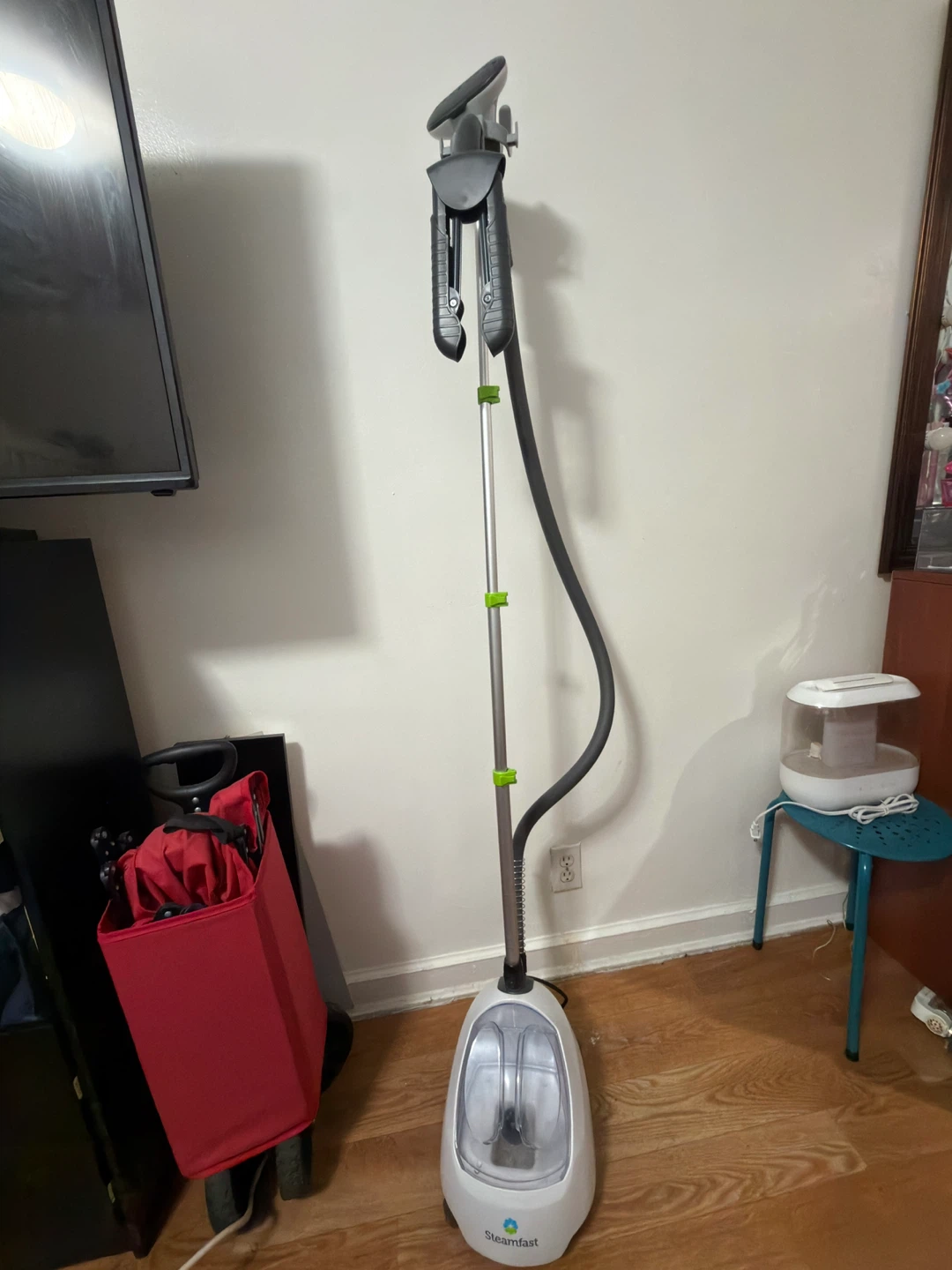 Steamfast Garment Steamer - photo 2