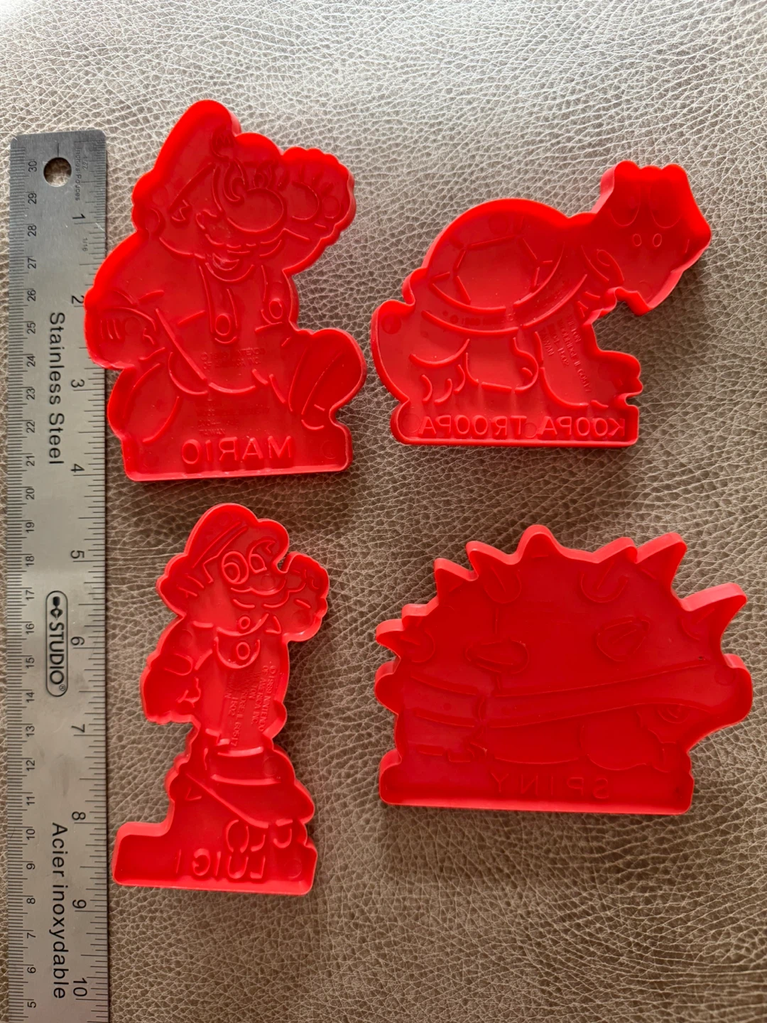 Vintage 1989 Nintendo Super Mario Cookie Cutters - Lot of 4 - photo 2