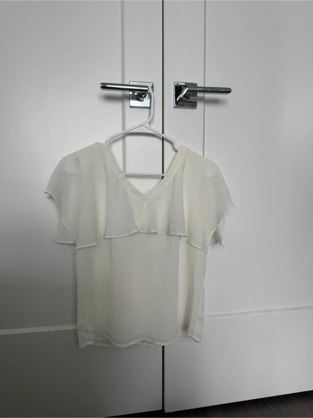 White Chiffon V-neck Ruffle Short Sleeve Blouse / Cute Top