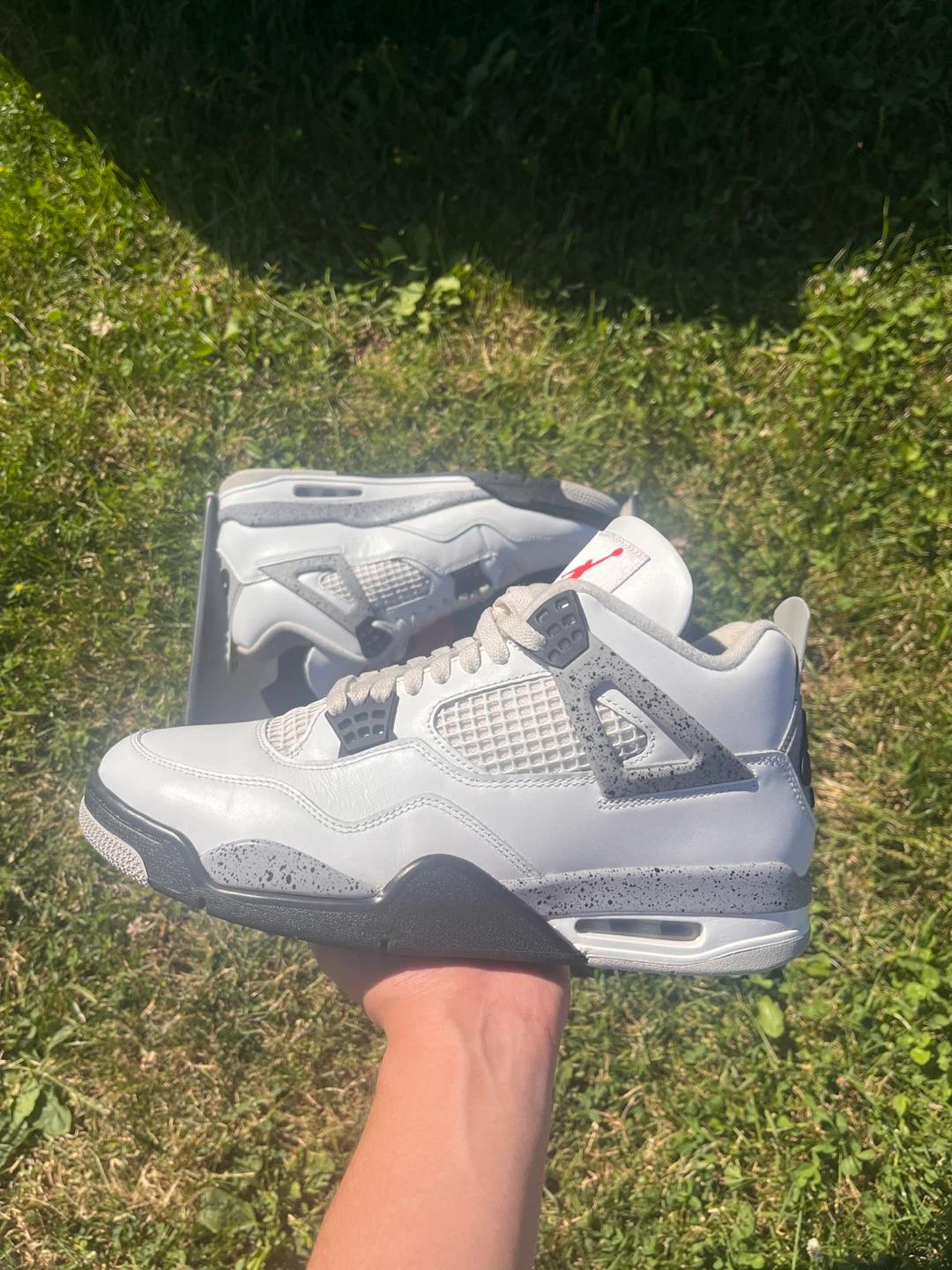 Jordan 4 white cement (SIZE 10.5)