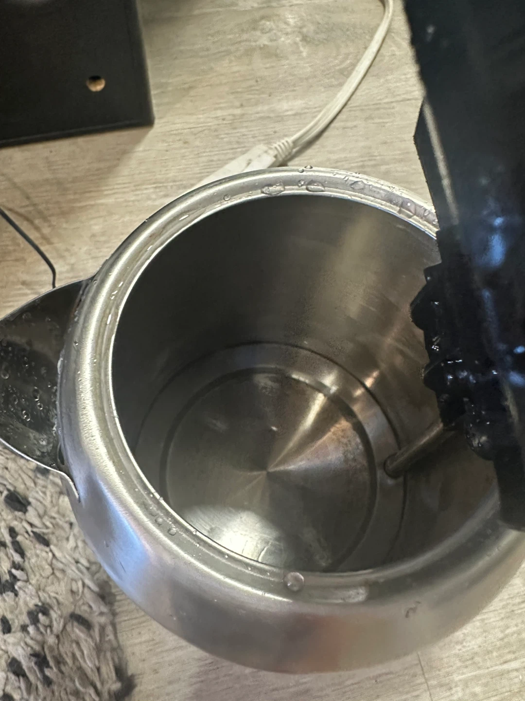 Betty Crocker Stainless Steel Electric Kettle - photo 2