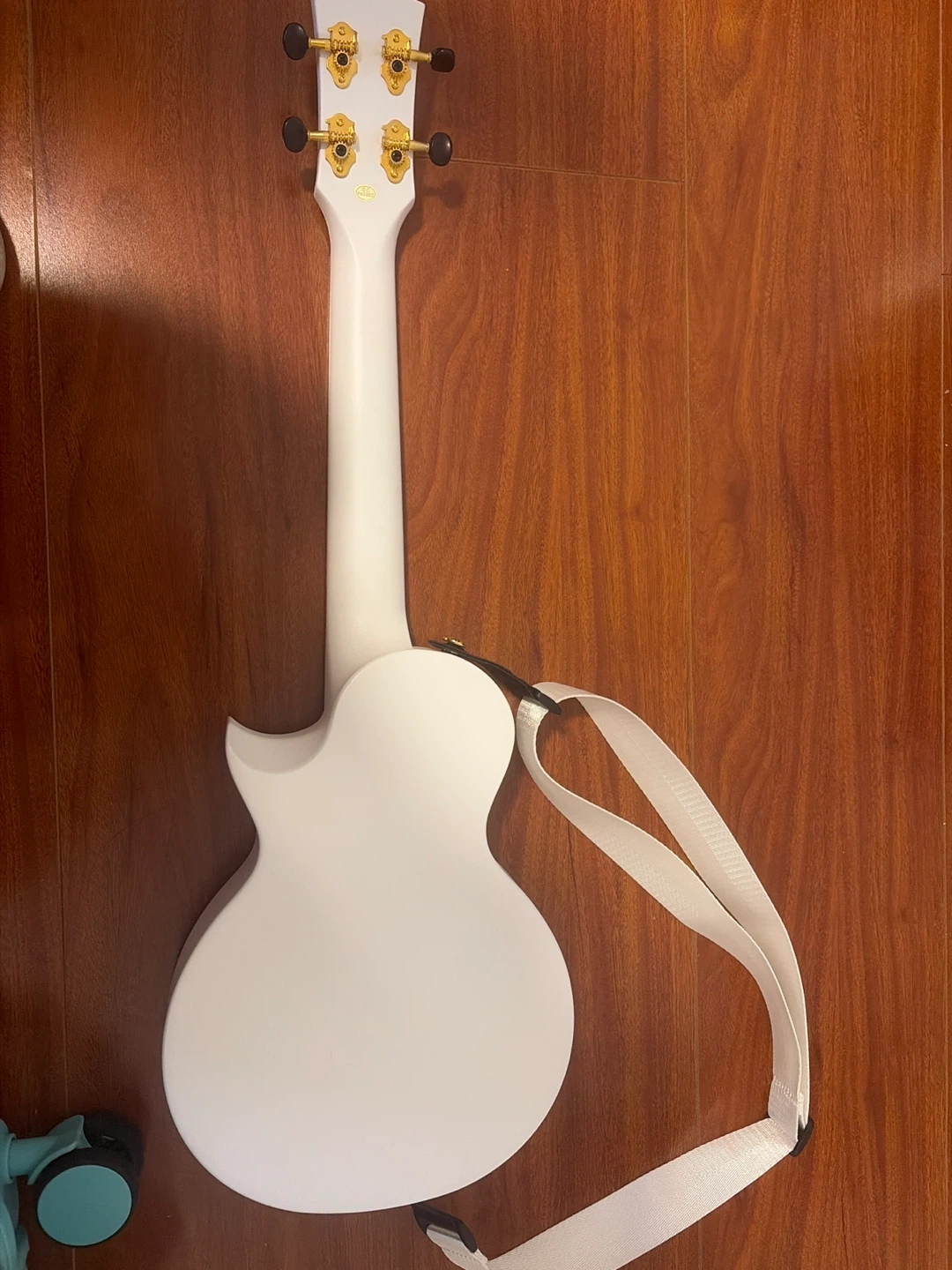 Enya Tenor Ukulele + Strap + Hard Case Gig - photo 2