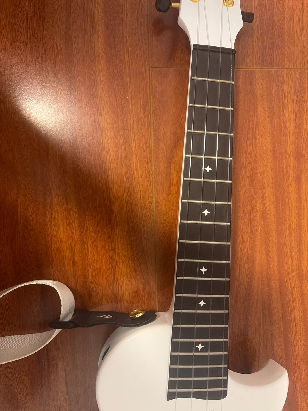 Enya Tenor Ukulele + Strap + Hard Case Gig - photo 5