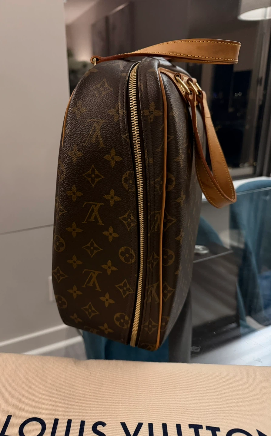 Louis Vuitton Excursion Monogram Bag Authentic LV Unisex - photo 5