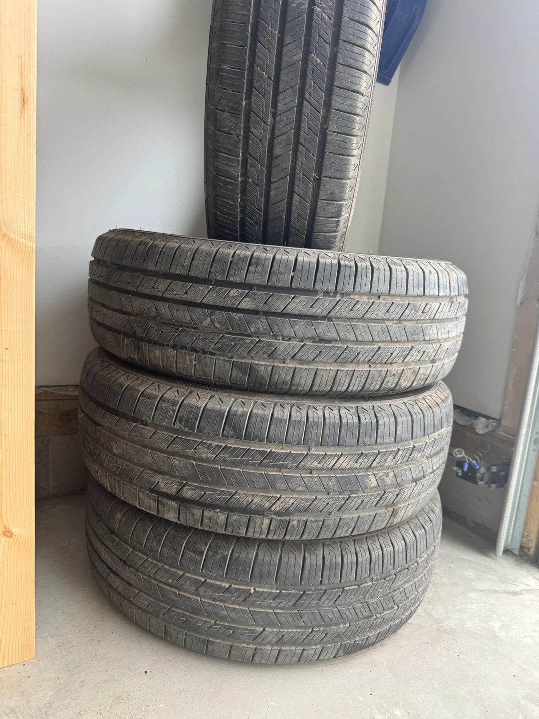 225/70R16 Blackhawk Agility SUV – Set of 4 all seasons tires - photo 2