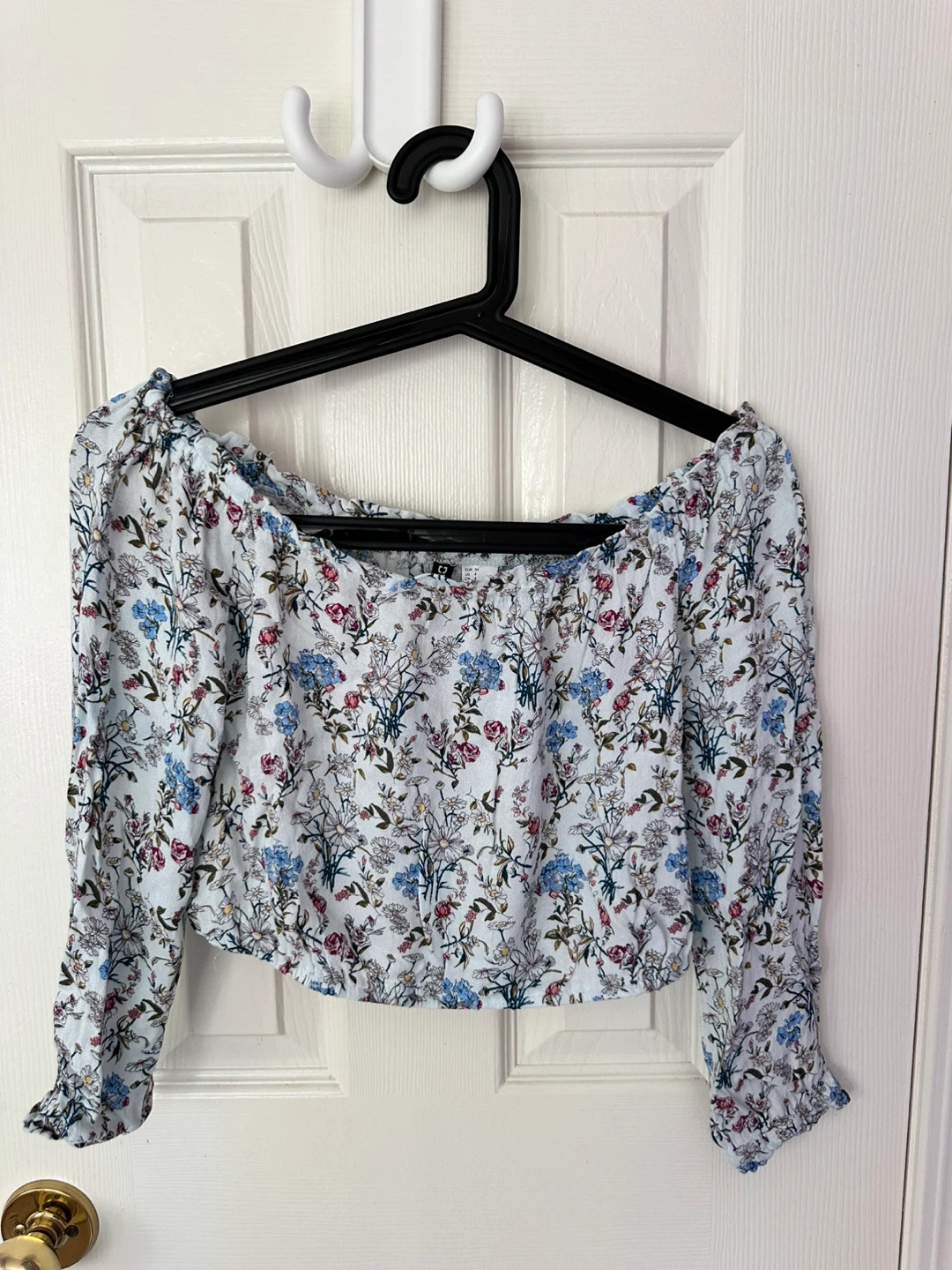 H&M Floral Off-the-Shoulder Blouse - Size Small