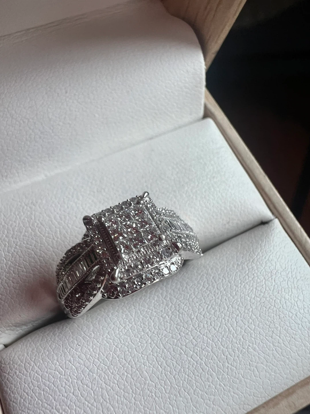 10 k Diamond Engagement Ring - photo 2