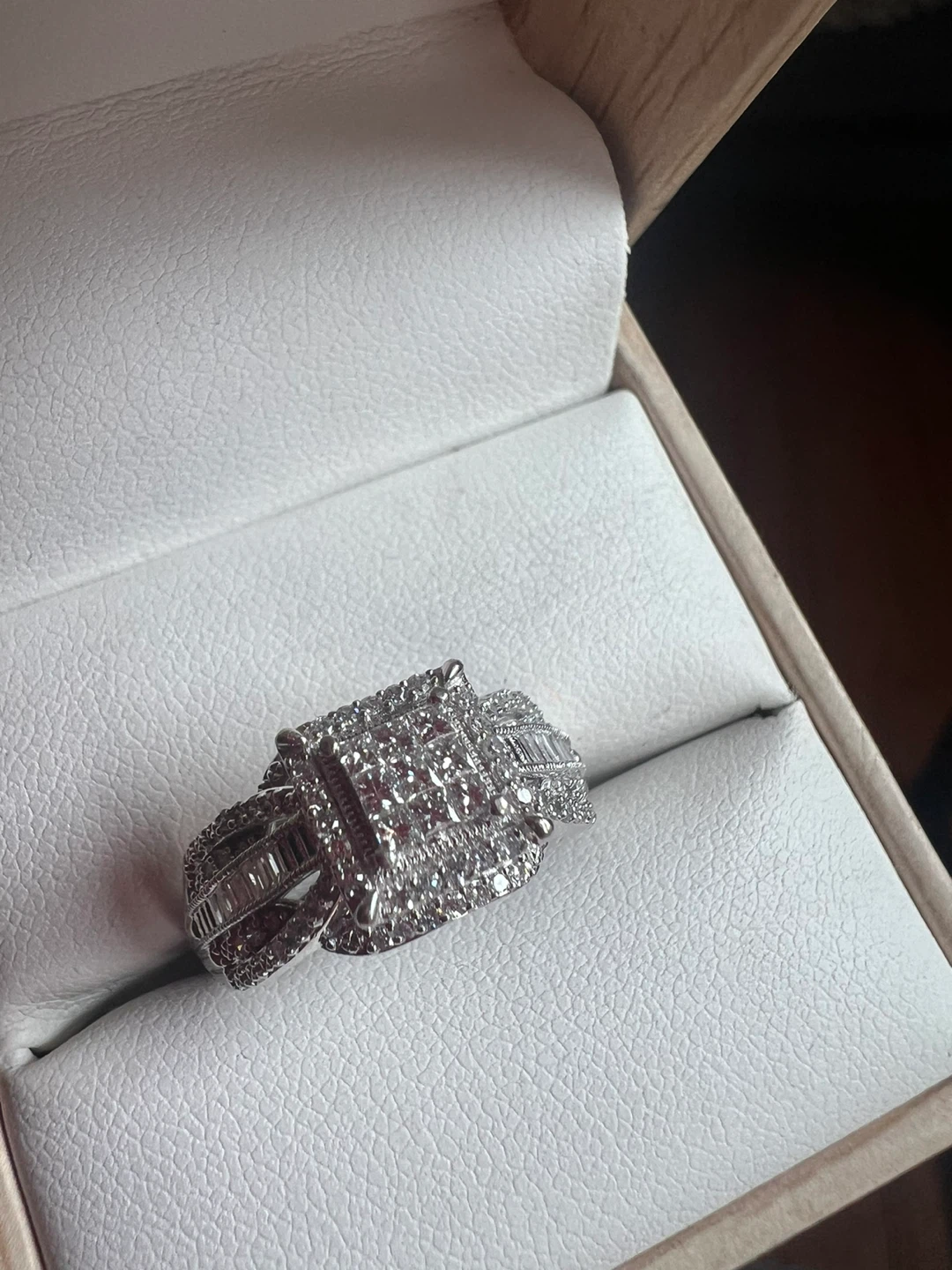 10 k Diamond Engagement Ring - photo 4