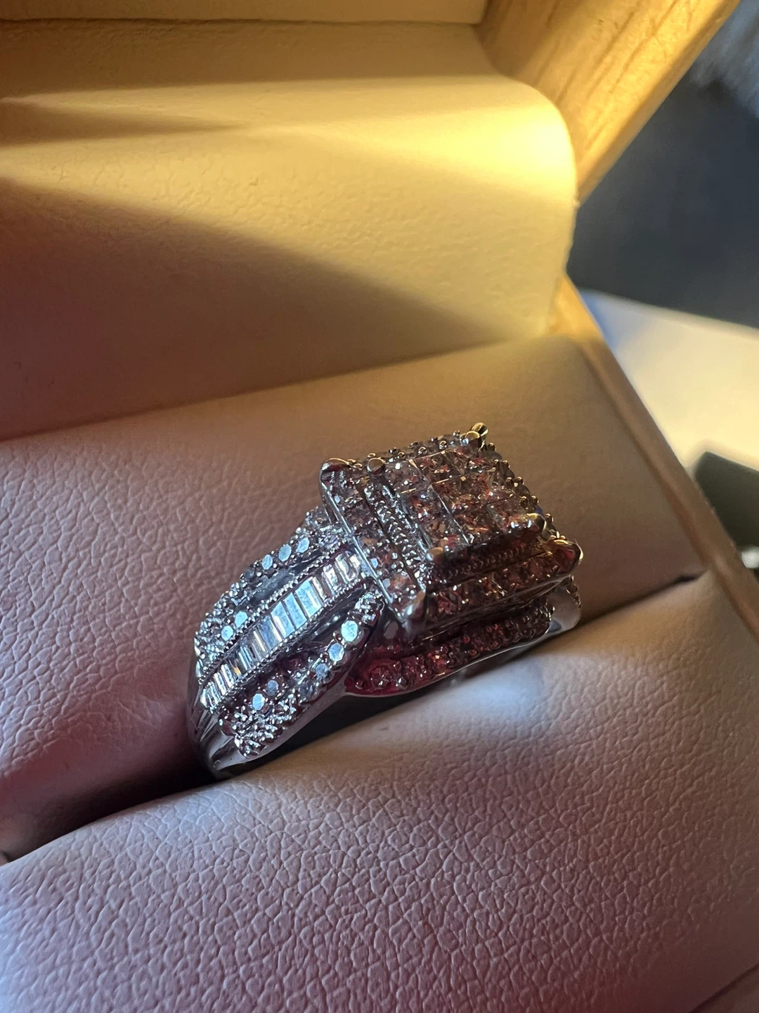 10 k Diamond Engagement Ring - photo 3