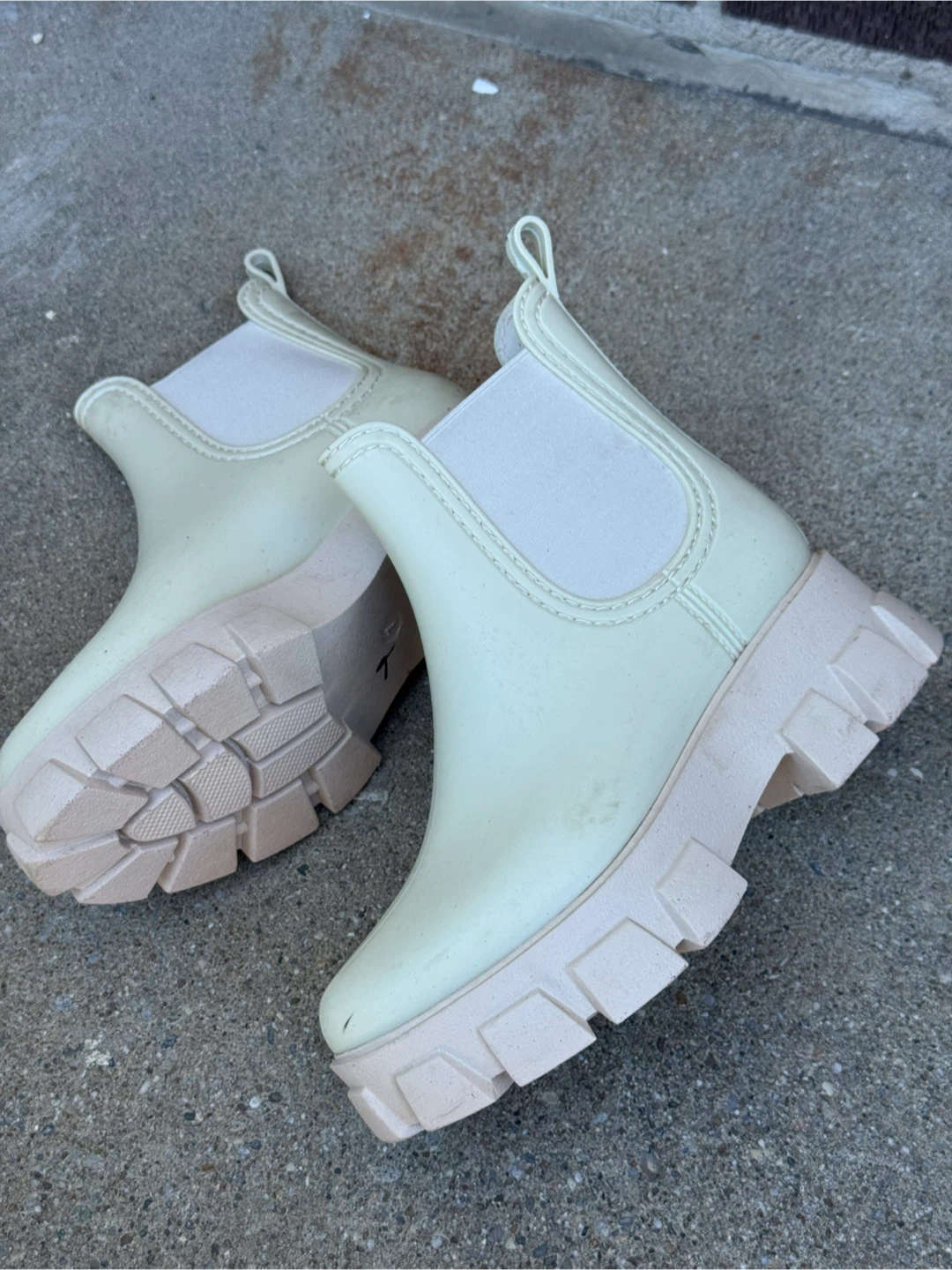 Light Chelsea Boots Size 7 - photo 2