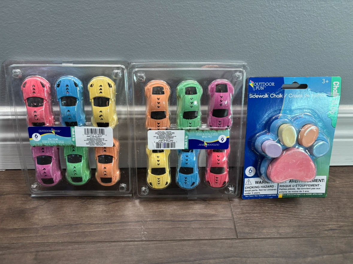 Outdoor Fun Car & Paw Sidewalk Chalk Set