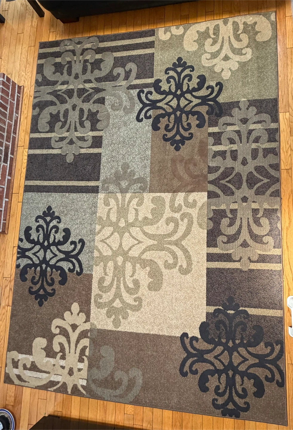 8’ x 12’ Area Rug with Damask Pattern