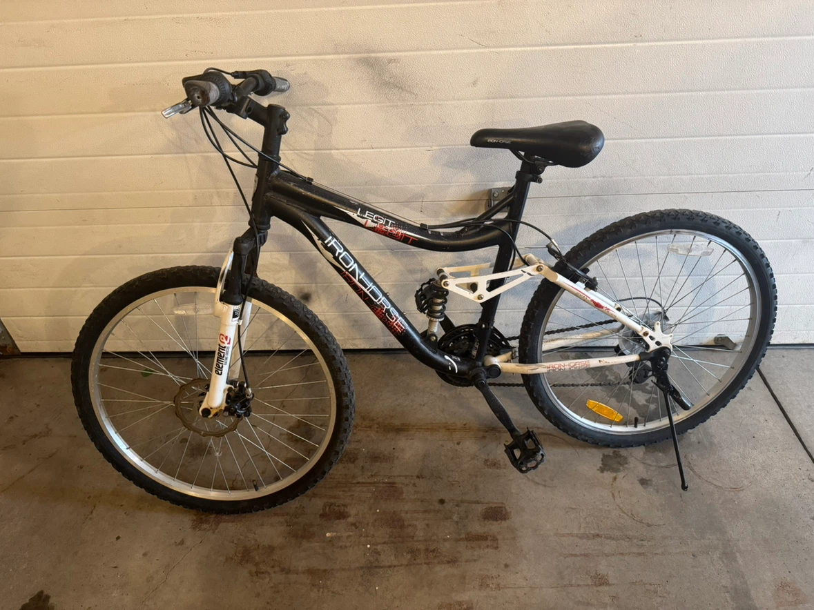Ironhorse Mountain Bike with Disk Brakes , Dual Suspension