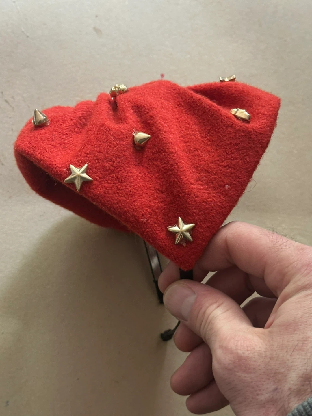 vintage-style red cocktail fascinator headband - photo 3
