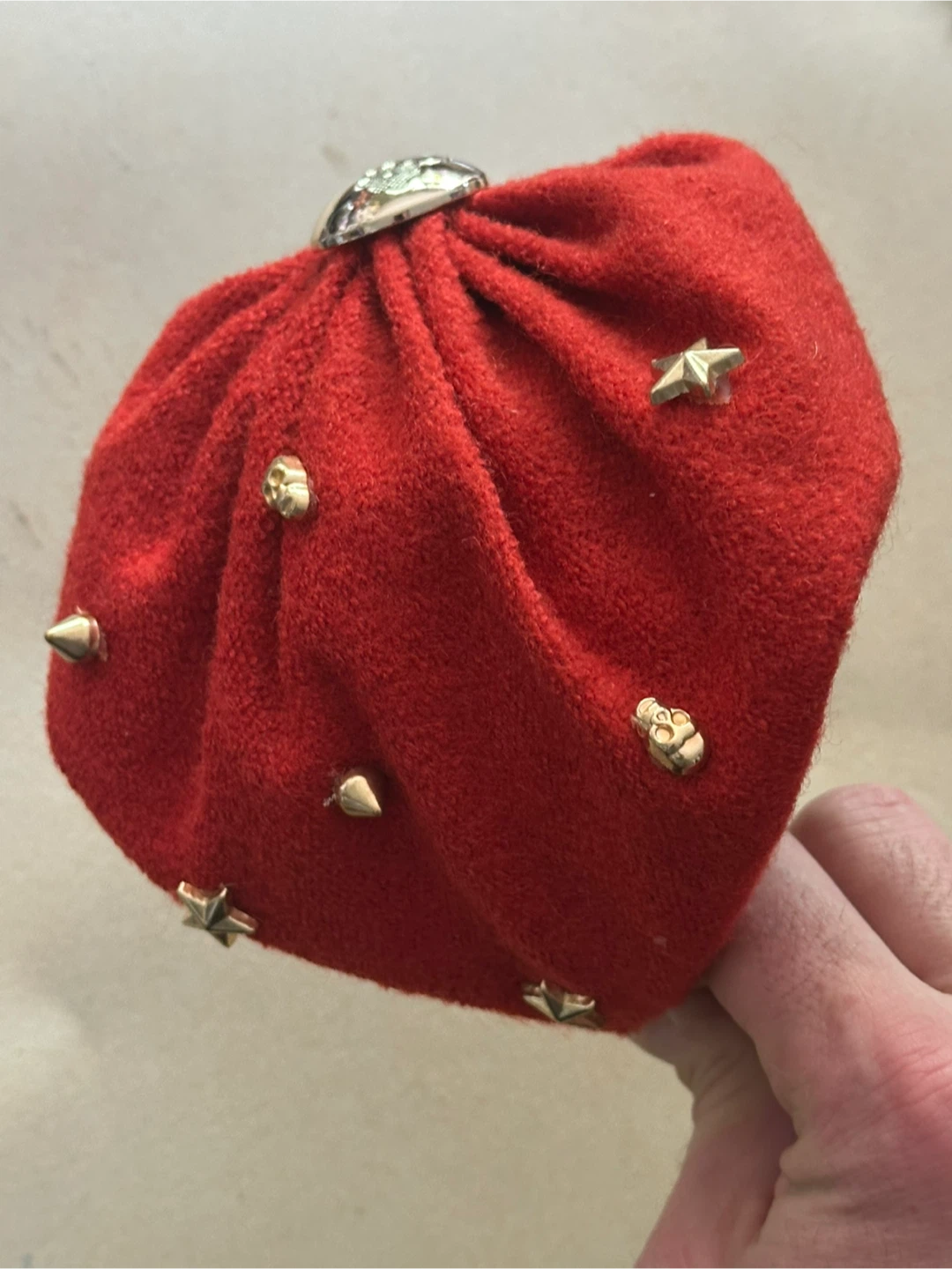 vintage-style red cocktail fascinator headband - photo 4