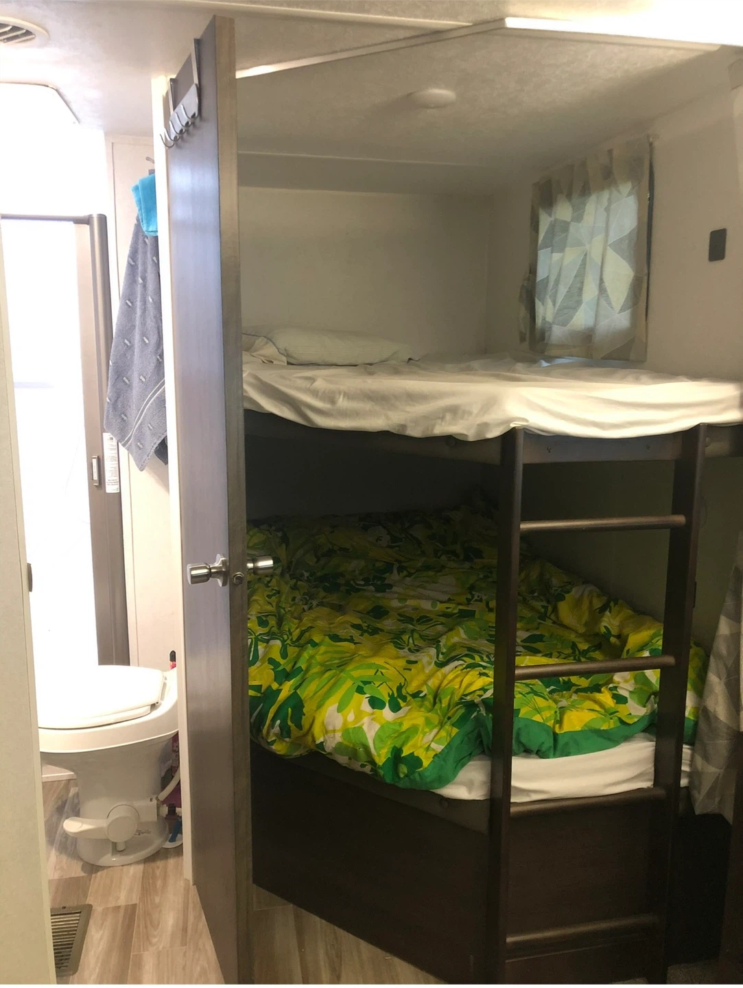 2019 forest river Wildwood 26dbud Trailer OBO - photo 5