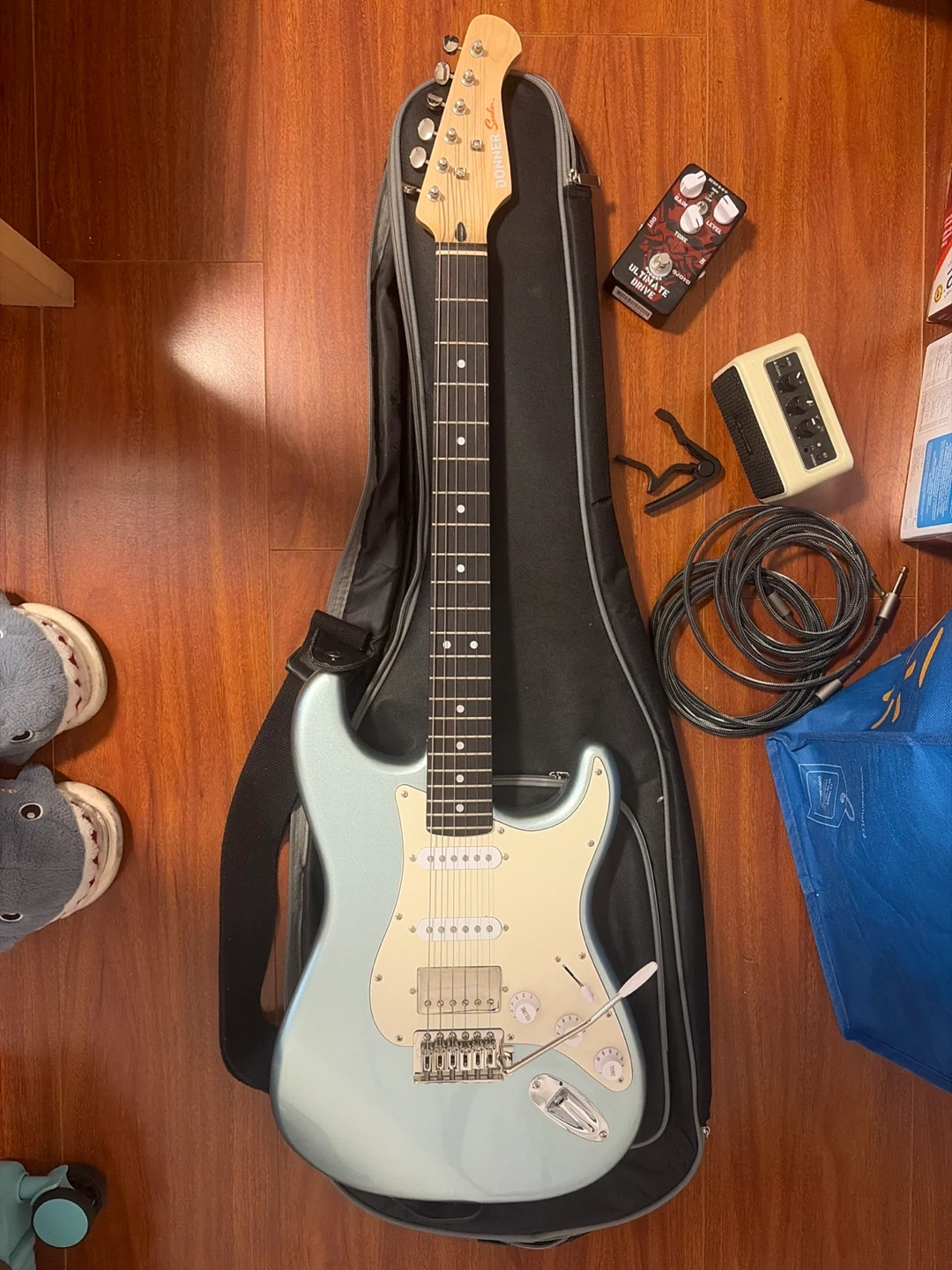 COMBO HHS Donner DST-152R Guitar