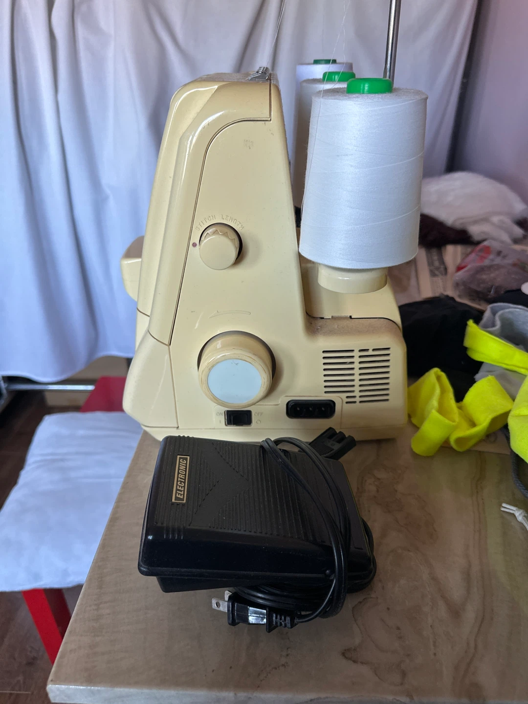 Rolinda 440DS Serger Sewing Machine - photo 2