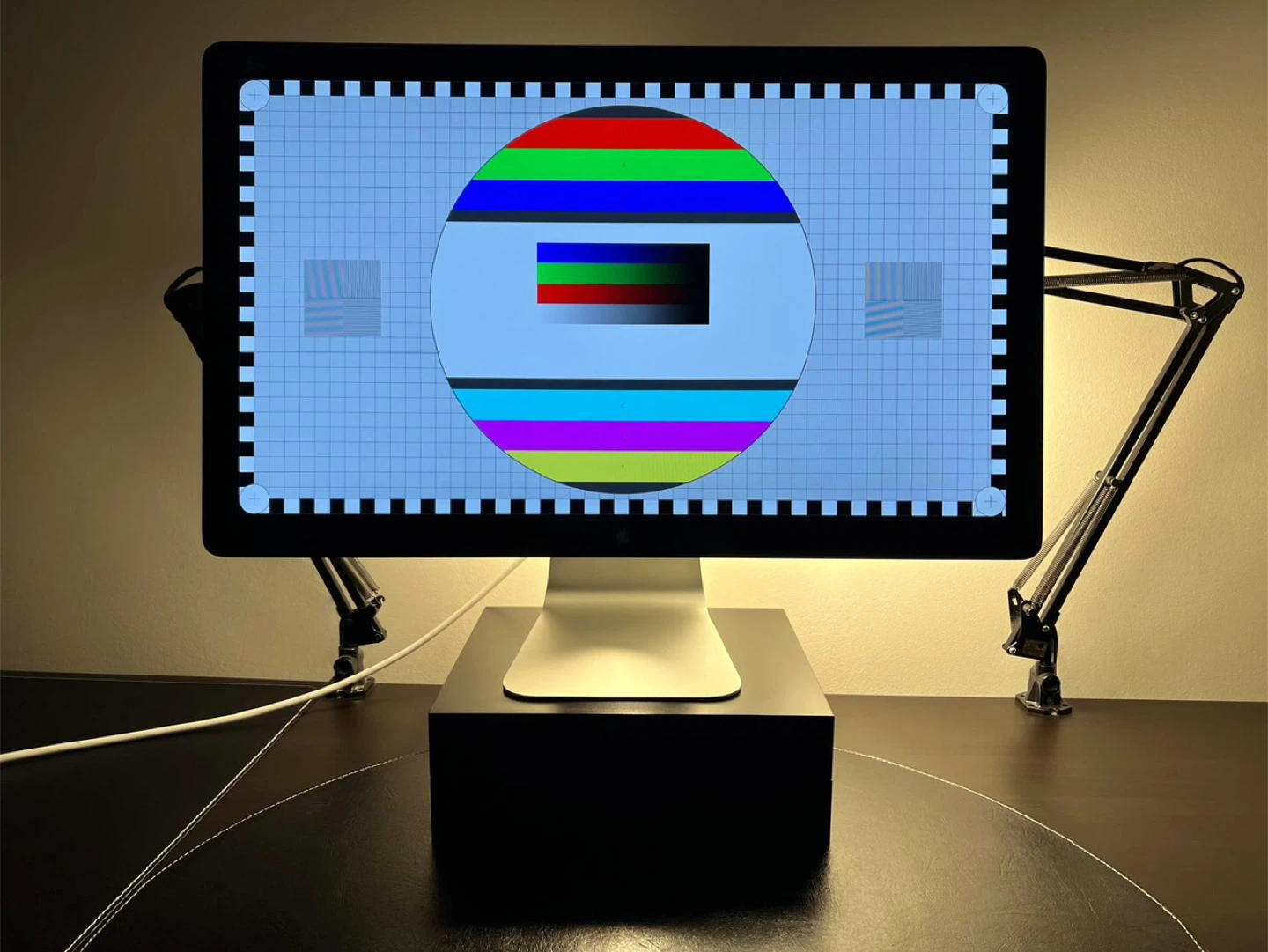 Apple Thunderbolt Display - 27” - 2K - 2560x1440 pixels - A1407 - photo 5