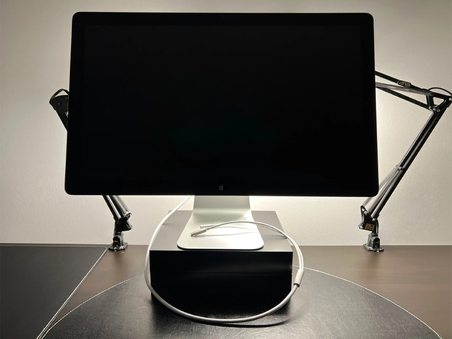 Apple Thunderbolt Display - 27” - 2K - 2560x1440 pixels - A1407