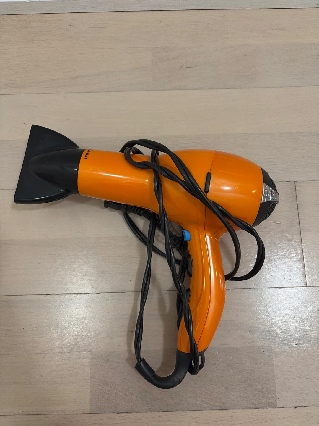 Free Hair dryer - pick up only on Monday June 29