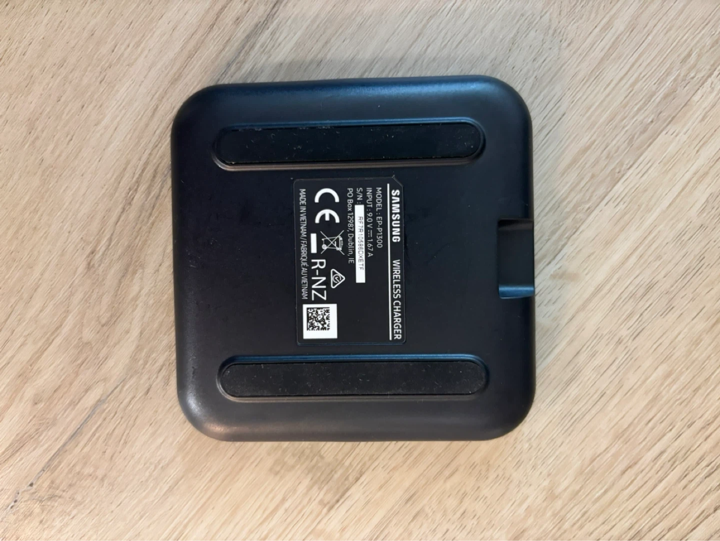 Samsung EP-P1300 Wireless Charger - photo 2