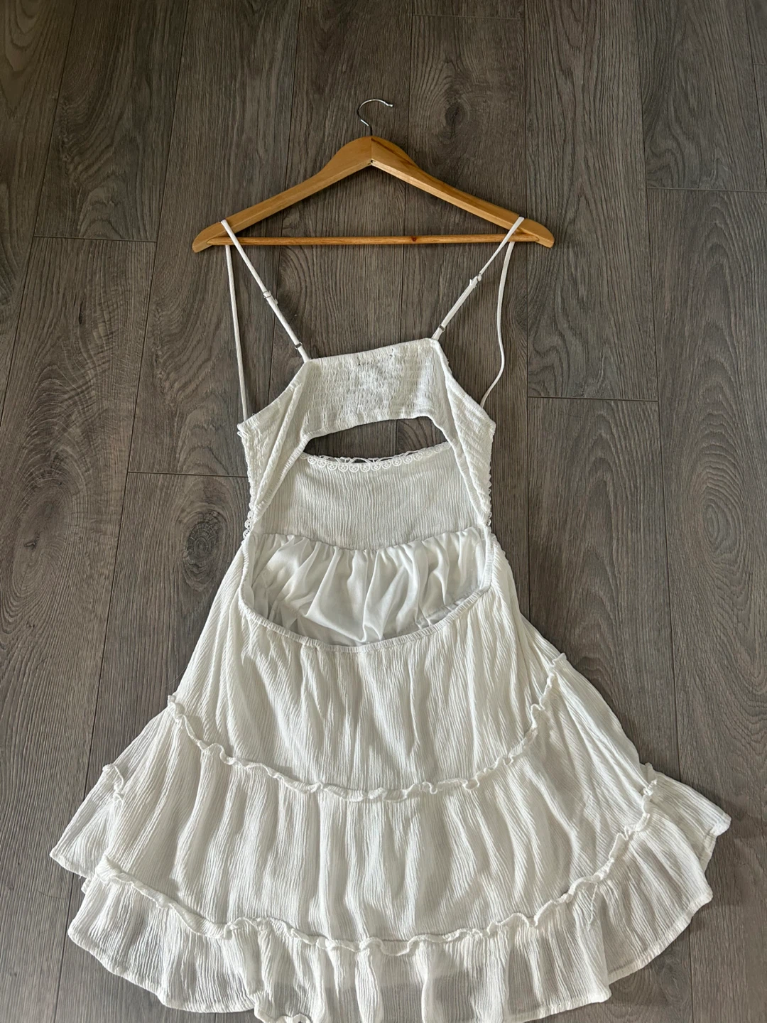 White tiered mini dress with cutout detail Size Medium - photo 2