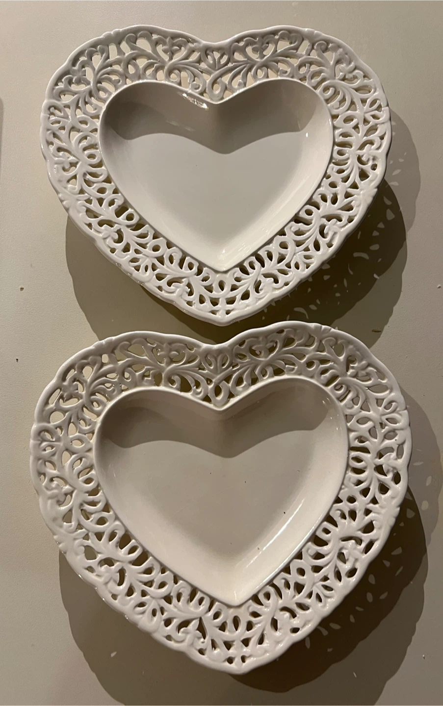 Set of 2 White Heart-Shaped Decorative Plates