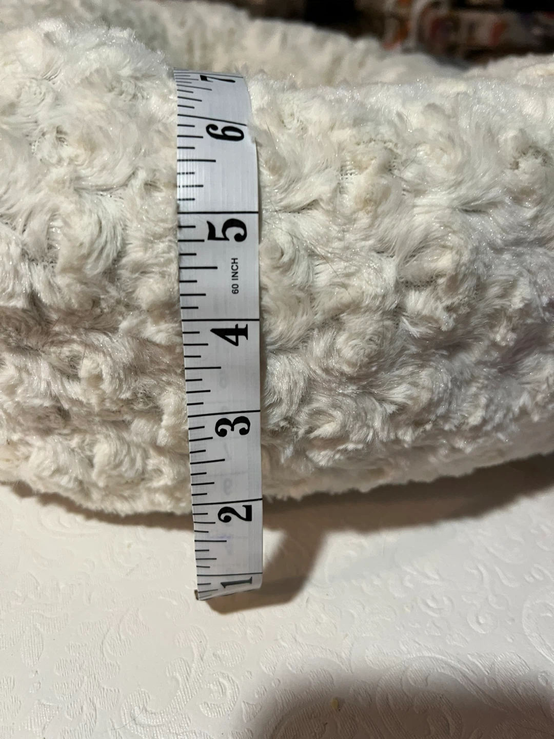 Cozy White Plush Pet Bed - photo 5