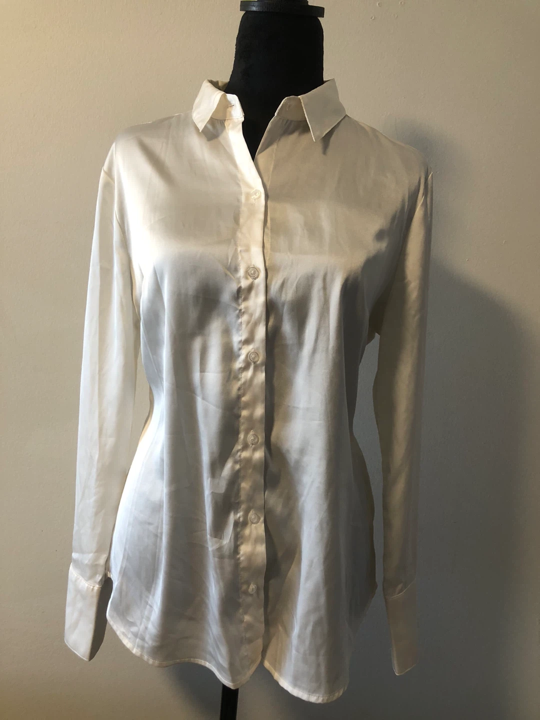 Banana Republic Classic Fit White Button-Up Shirt - Size M