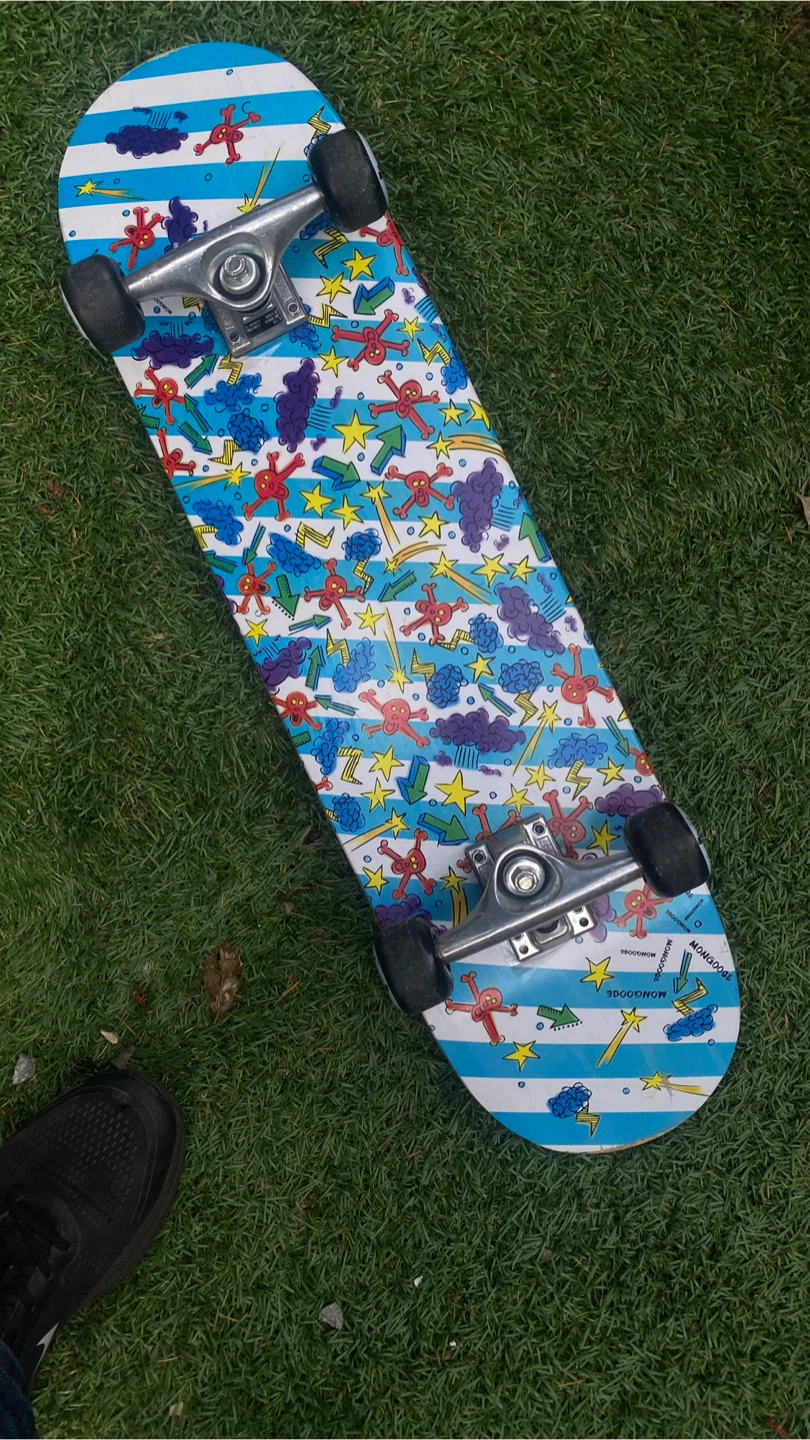 Mongoose Skateboard