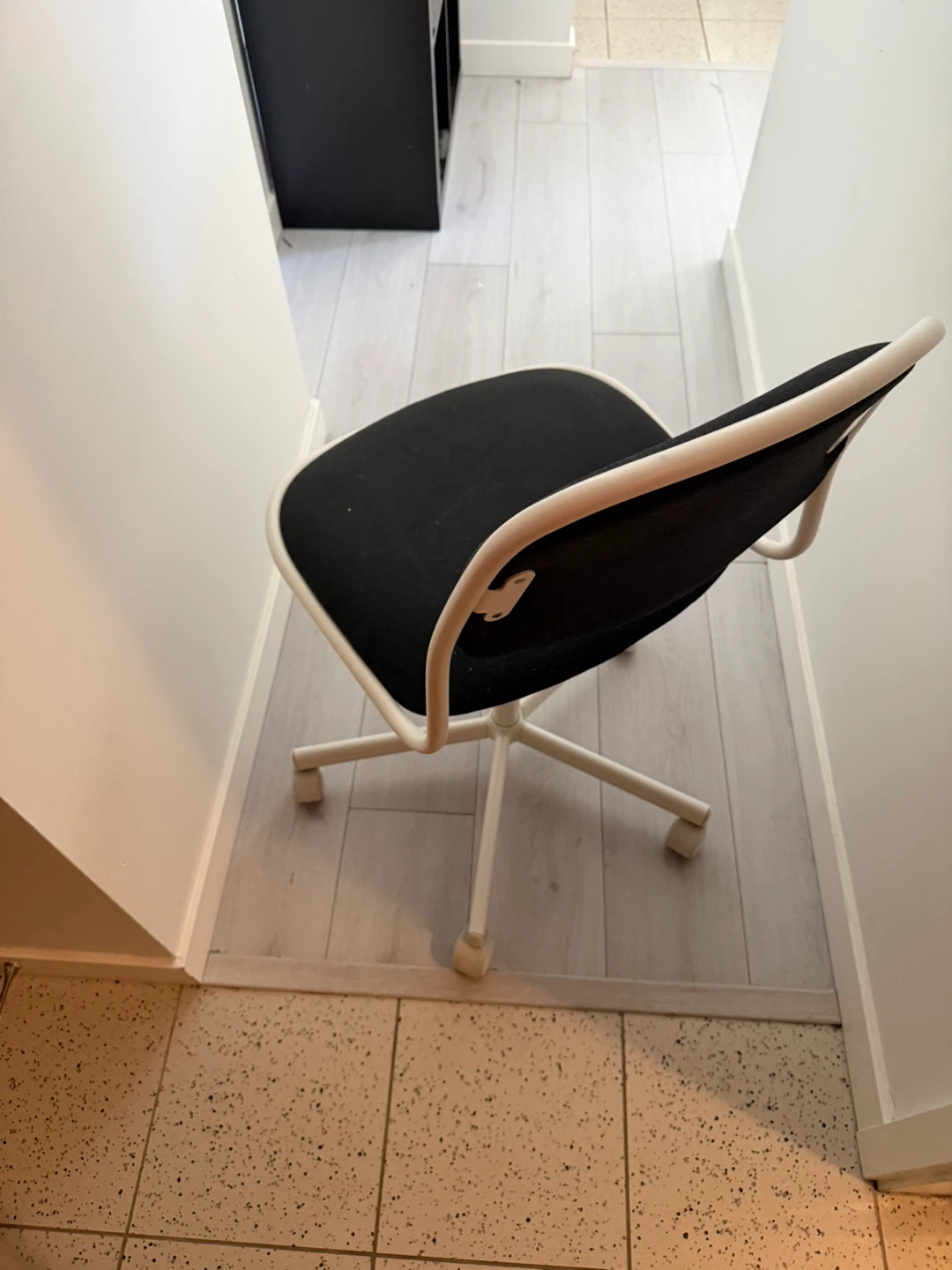 Big office - Study Table and office chair - photo 4